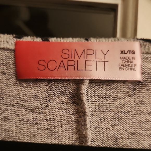 Simply Scarlett Gray V-Neck Flutter Sleeve Blouse Top Paris Eiffel Tower Print - Picture 2 of 6